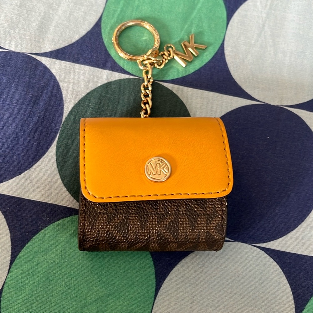 NWT Michael Kors airpod case